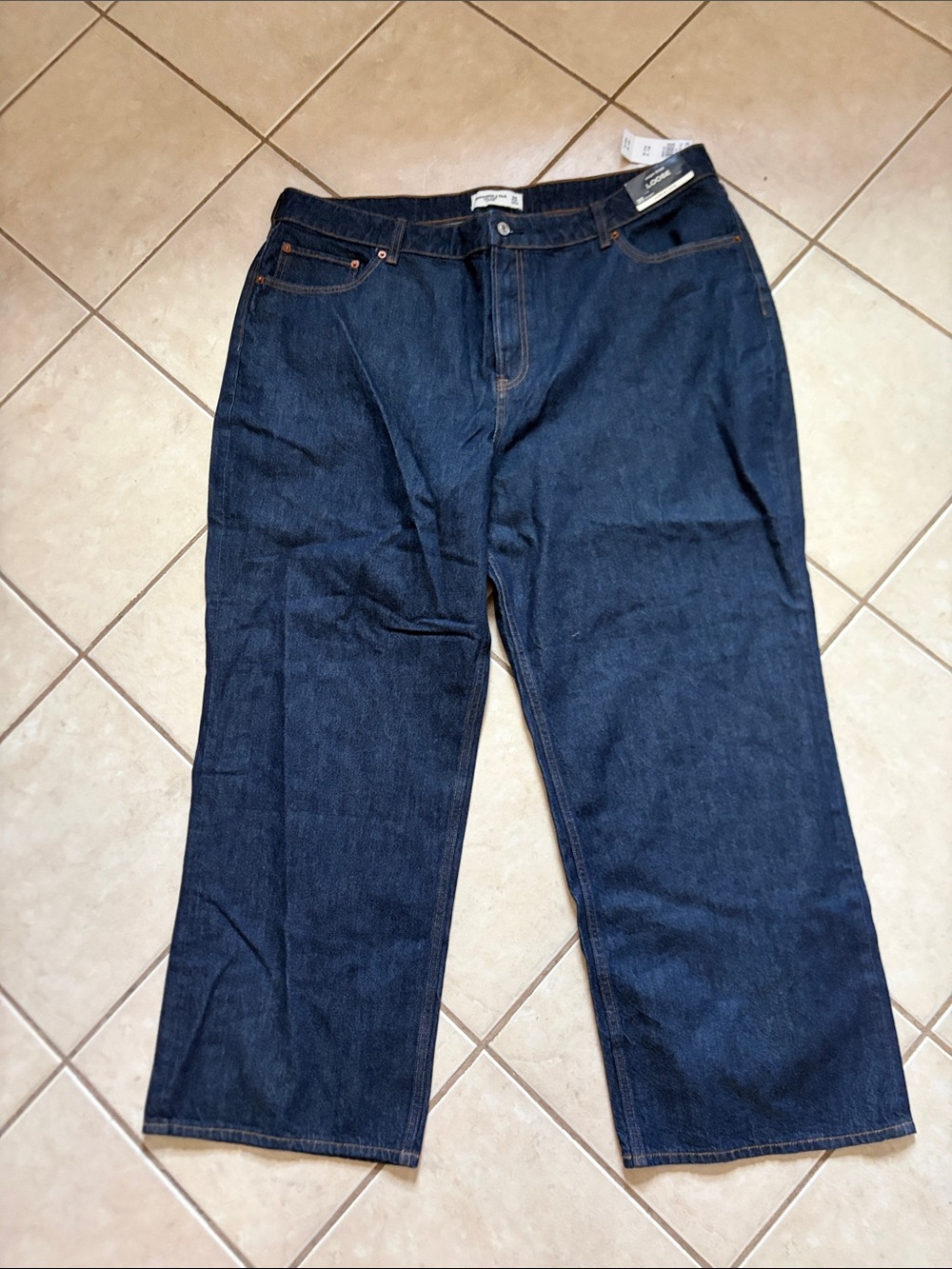 NWT Abercrombie High Rise Loose Curve Love 35 Short
